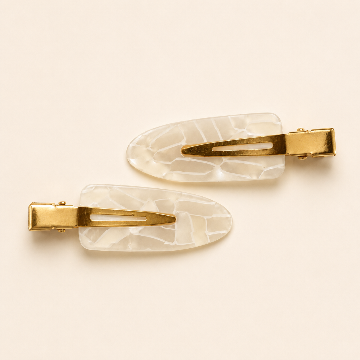 Lot de 2 barrettes -motif effet nacre blanc